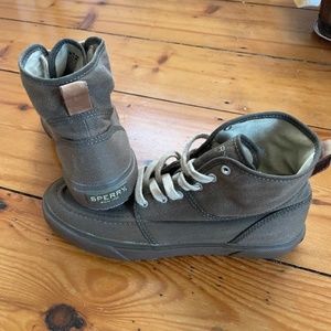 Sperry Men's Olive Bahama Lug Naval Boots Size 9, NWT on bottom of boots, Canvas